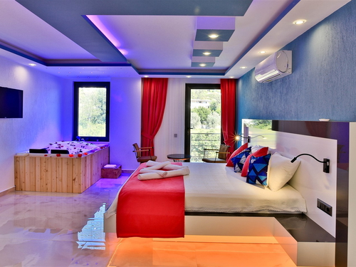  gece  -  Kasım
  | Kalkan Patara'da Muhafazakar Villada Özel Havuzlu Tatil – 5 Kişilik Konfor